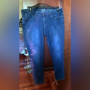 Levi's skinny modern stretch jeans. Gently used